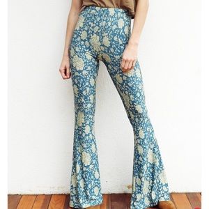 Novella Royale Iris Bells